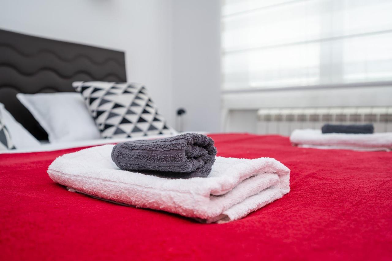 Bright 1Bdr Apartment In The City Center Sarajevo Luaran gambar