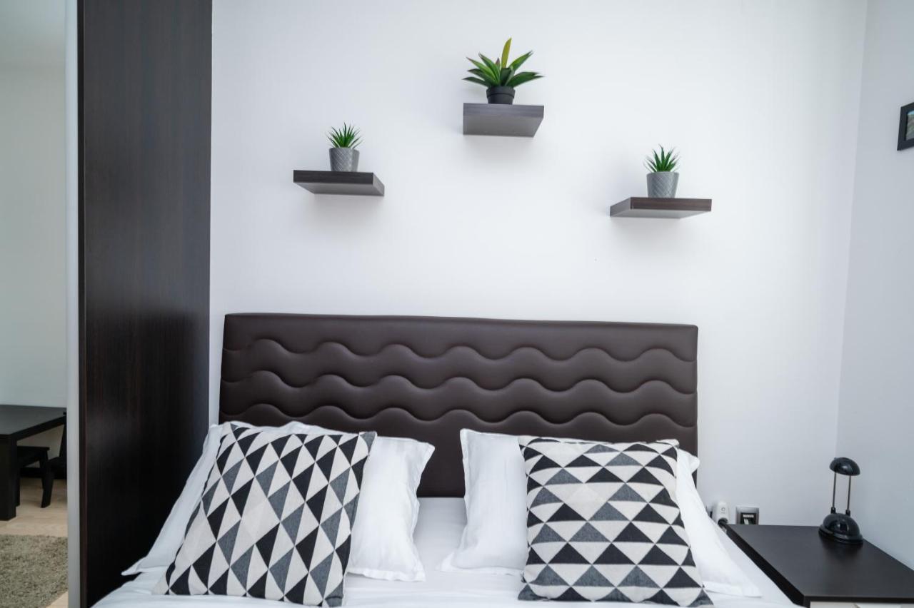 Bright 1Bdr Apartment In The City Center Sarajevo Luaran gambar